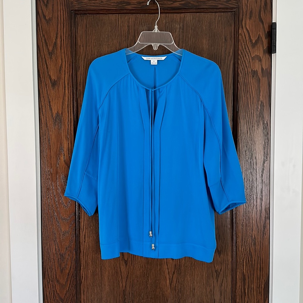DVF Azure Silk Blouse with Silver-tipped Tie - size 10